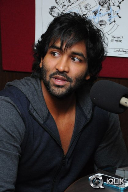 Manchu-Vishnu-at-Red-FM